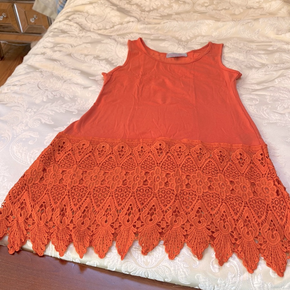 NWOT Pretty Angel long lace bottom tank
